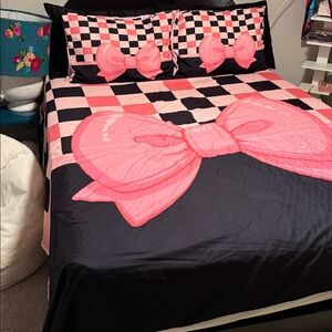 Pink and Black Bow Bedding Set